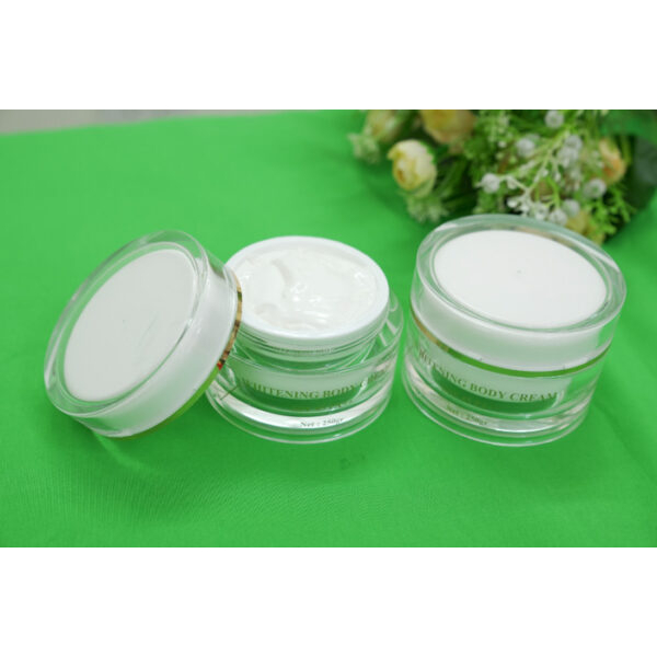 Kem dưỡng trắng da Whitening body cream