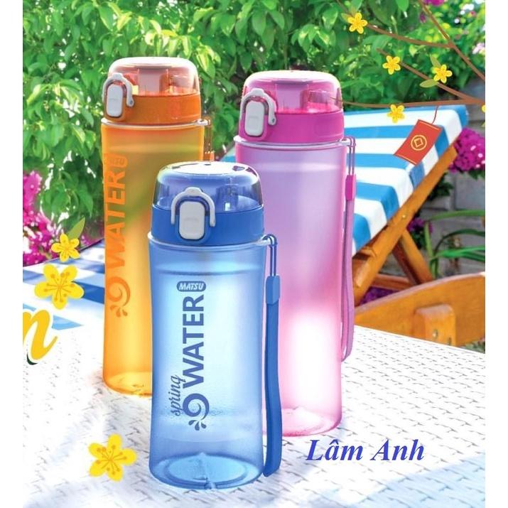 Bình nước nhựa SPRING Duy Tân 700ml - Bật nắp tiện lợi uống nước chỉ 1 chạm