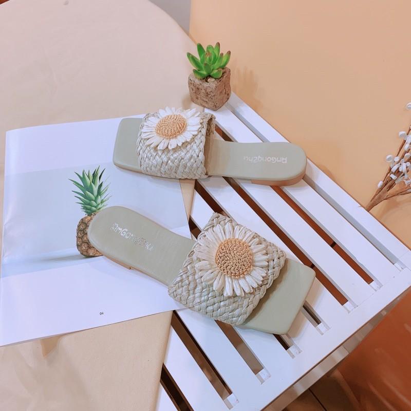 Dép nữ bản ngang đính hoa cúc