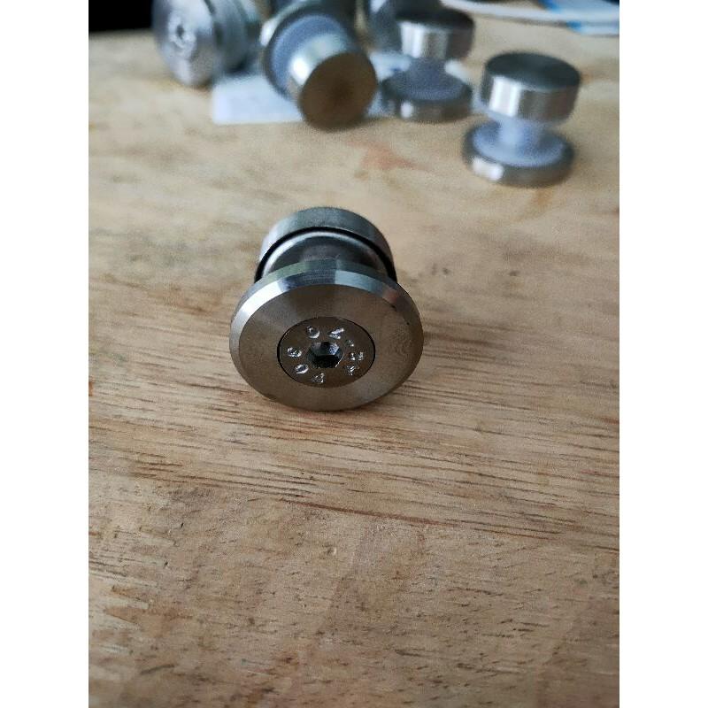 Ốc kính tay trụ cầu thang nắp đặc 3li phi30