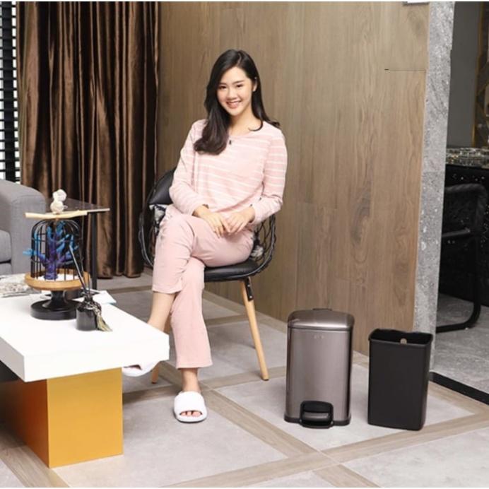 Thùng rác sang trọng cho căn hộ gia đình GIANT&amp;FUZZY TRASH BIN dung tích 30L