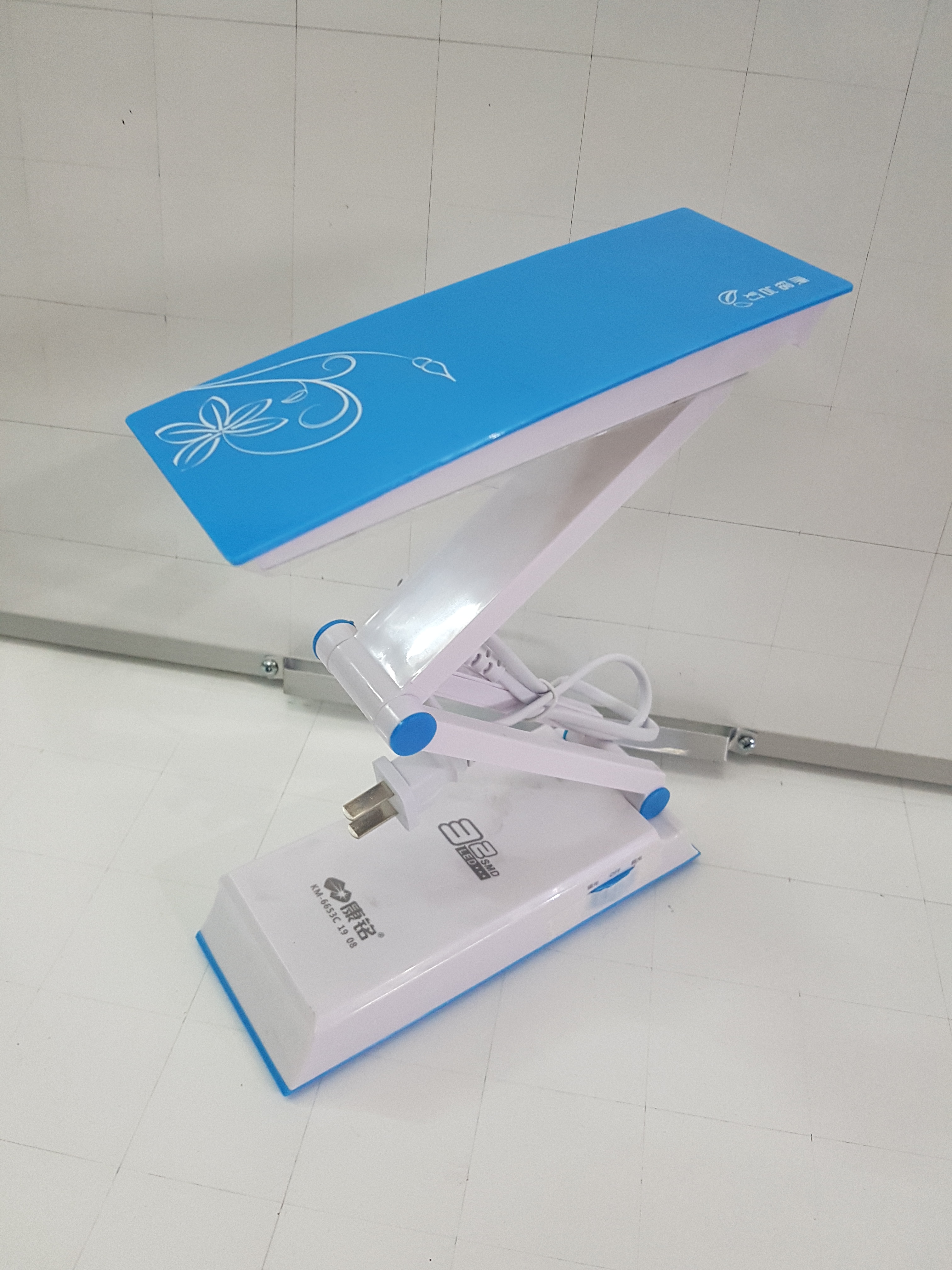 Đèn LED để bàn 32 bóng