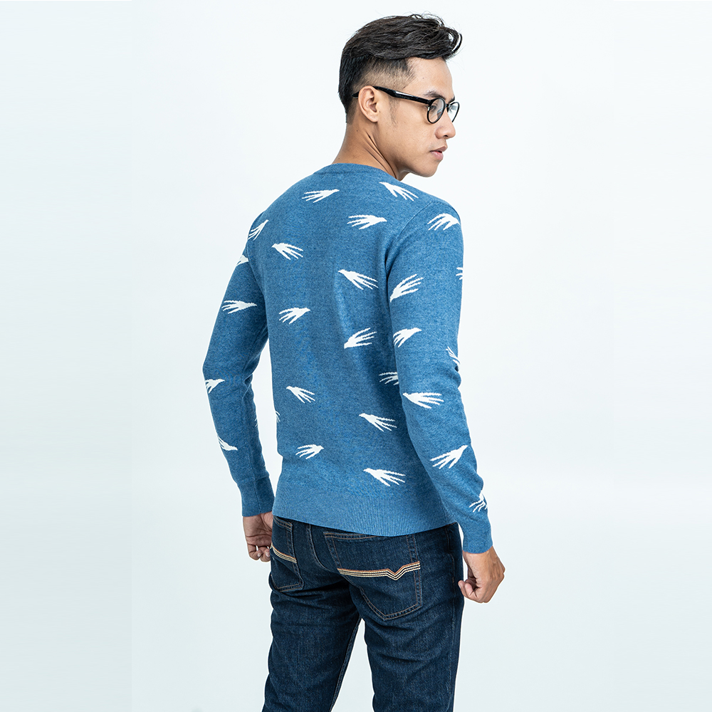 Áo len nam dài tay cổ tim màu xanh dương  NOVELTY 180564I