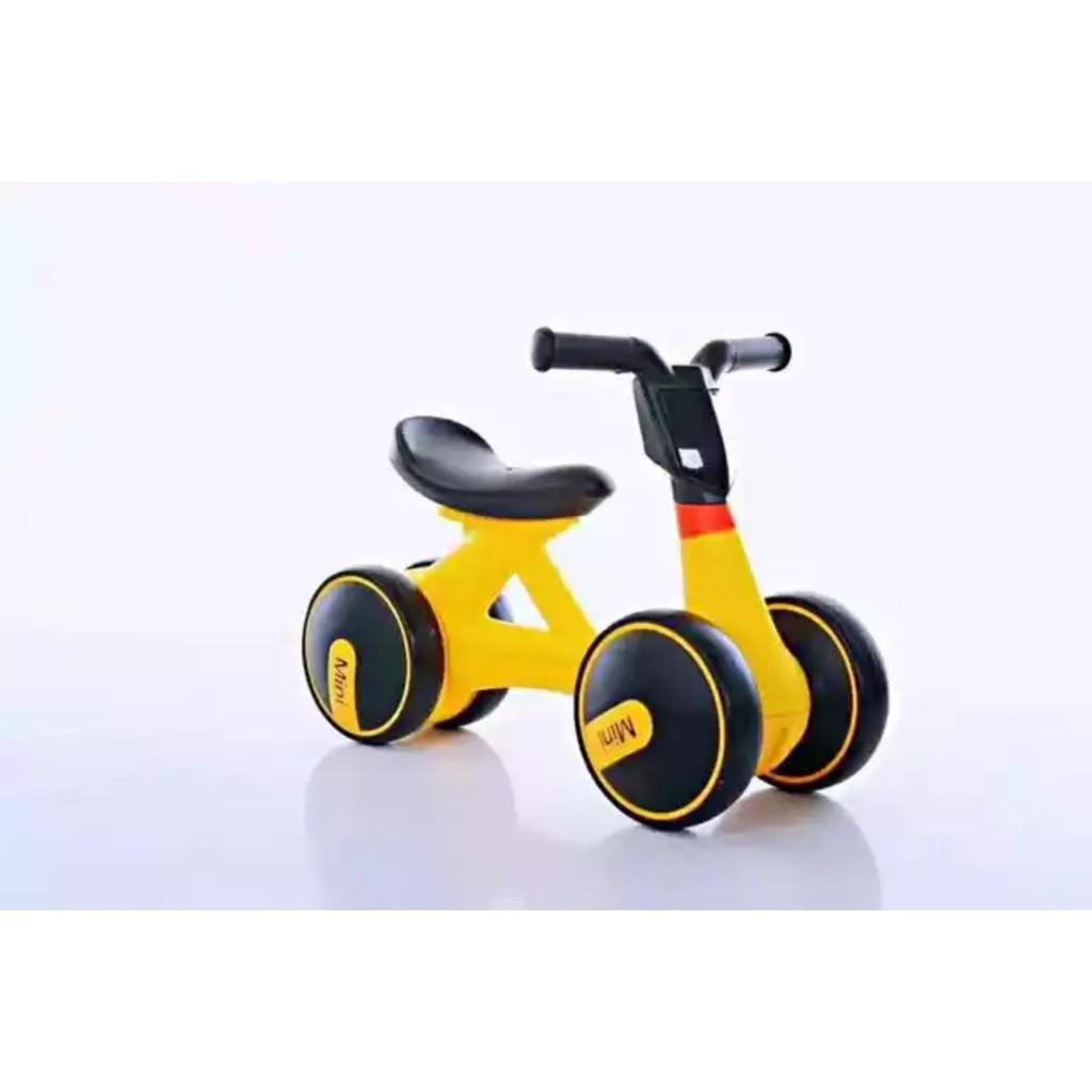 Xe chòi chân có nhạc và đèn Minibike