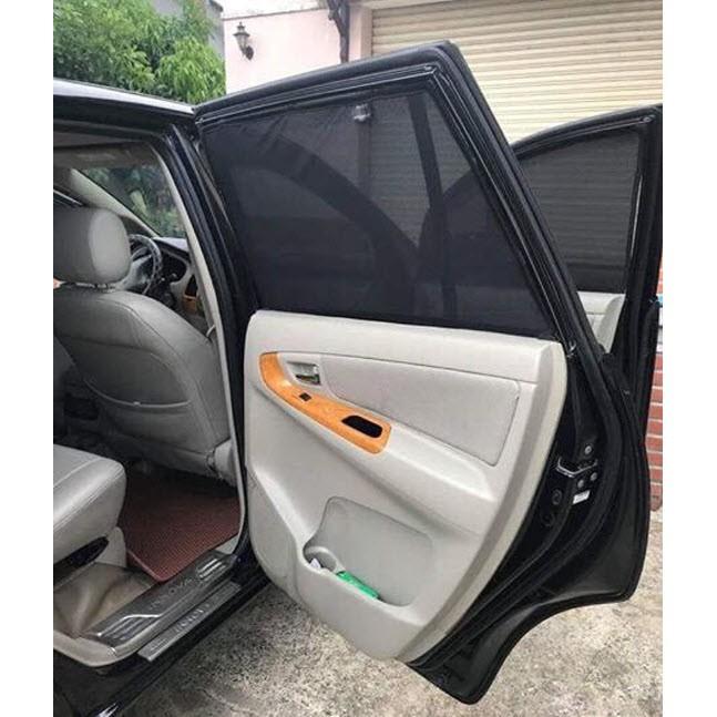 Rèm che nắng 4 kính sườn theo xe Innova 2007-2015