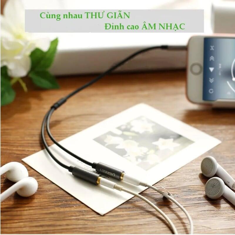 Ugreen UG10780AV123TK 20CM màu trắng cáp chia âm thanh 3.5Mm 1 đầu đực ra 2 đầu cái mạ vàng - HÀNG CHÍNH HÃNG