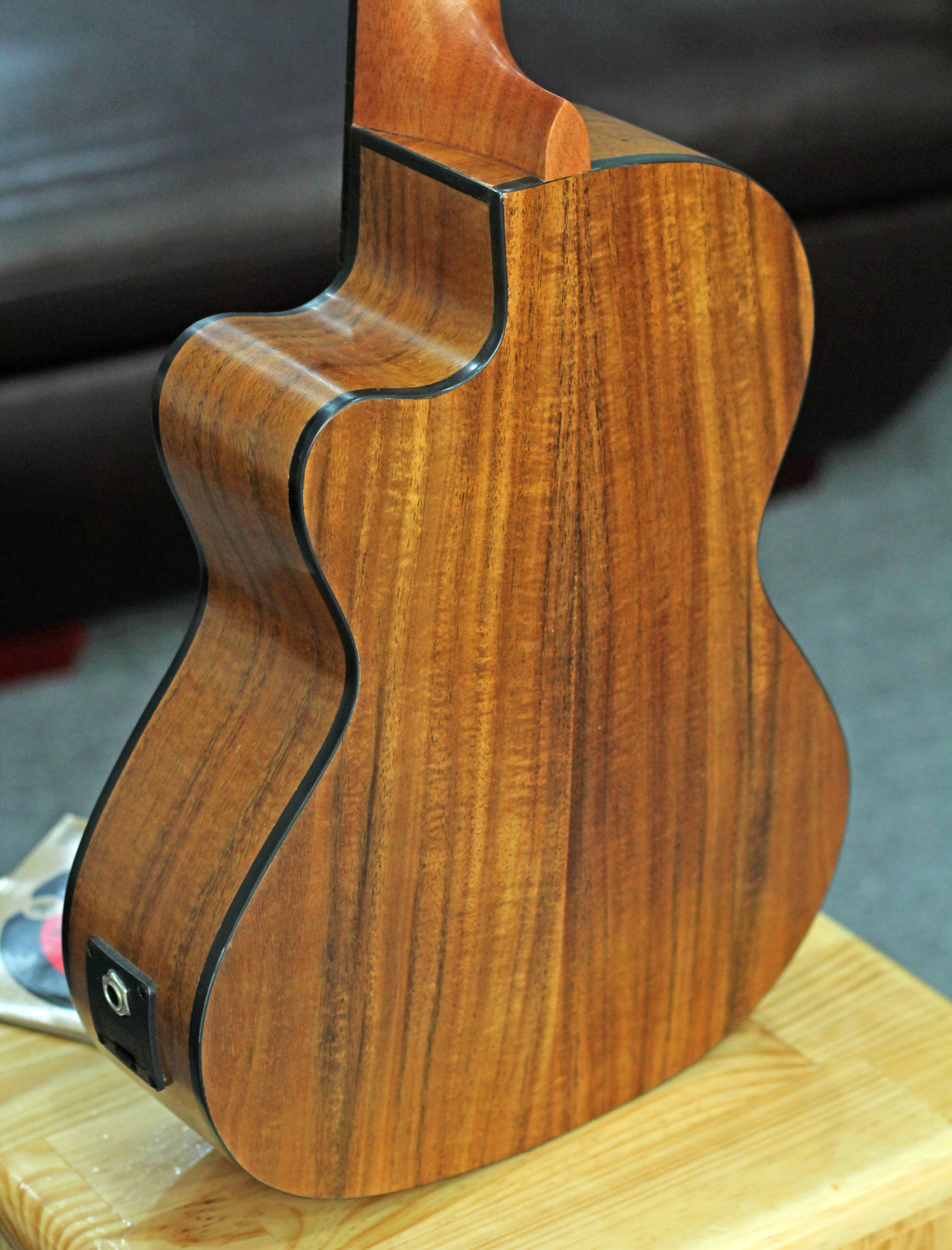 Đàn Ukulele Koa NG EQ ( Có EQ )