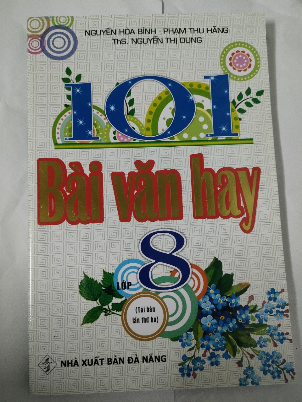 Sách - 101 Bài văn hay lớp 8 ( tái bản)