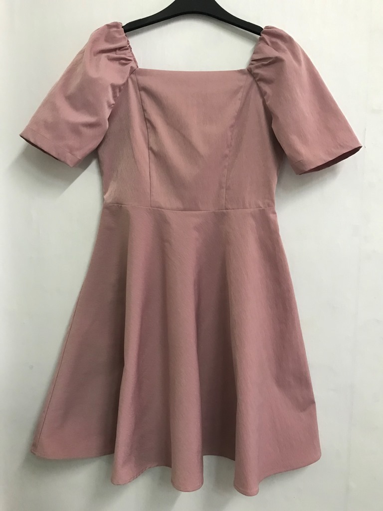 Đầm đắp chéo xẻ tà