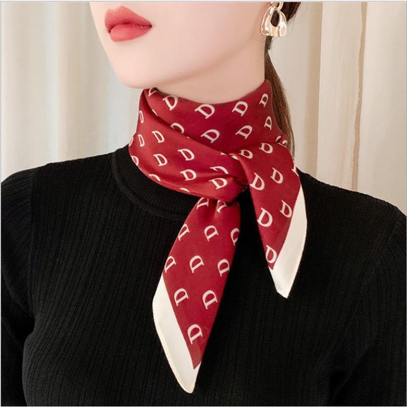 Khăn bandana lụa vuông quàng cổ nữ công sở văn phòng cao cấp 90 90x90cm iLita họa tiết sọc đen trắng