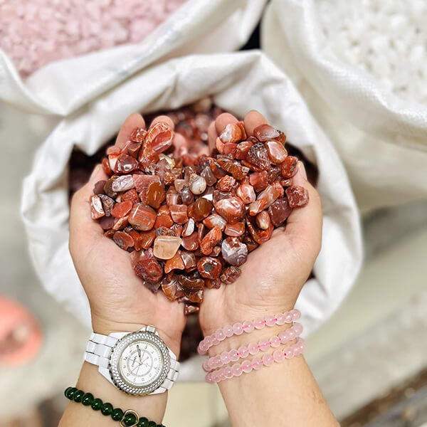 Đá Mã Não đỏ vụn trang trí nhà cửa, rải nền nhà, rải bể cá 1kg