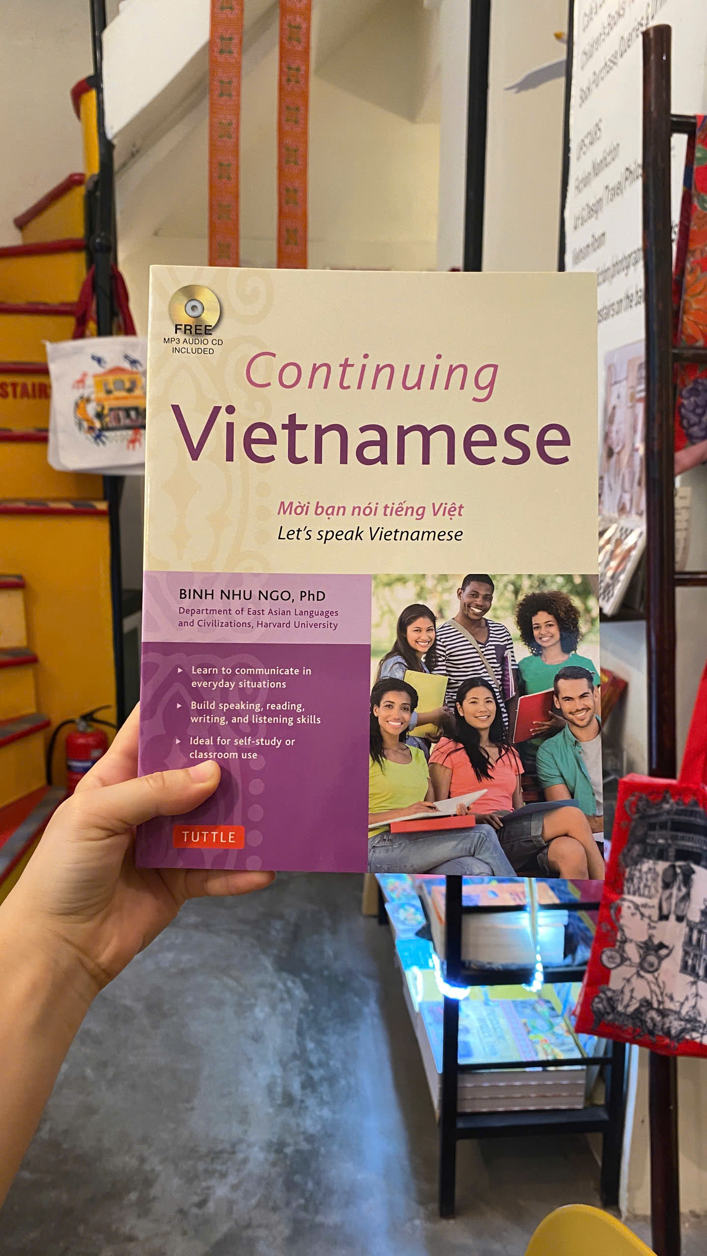 Sách - Continuing Vietnamese | Language / Learn Vietnamese / Học Tiếng Việt / Sách Nhập khẩu