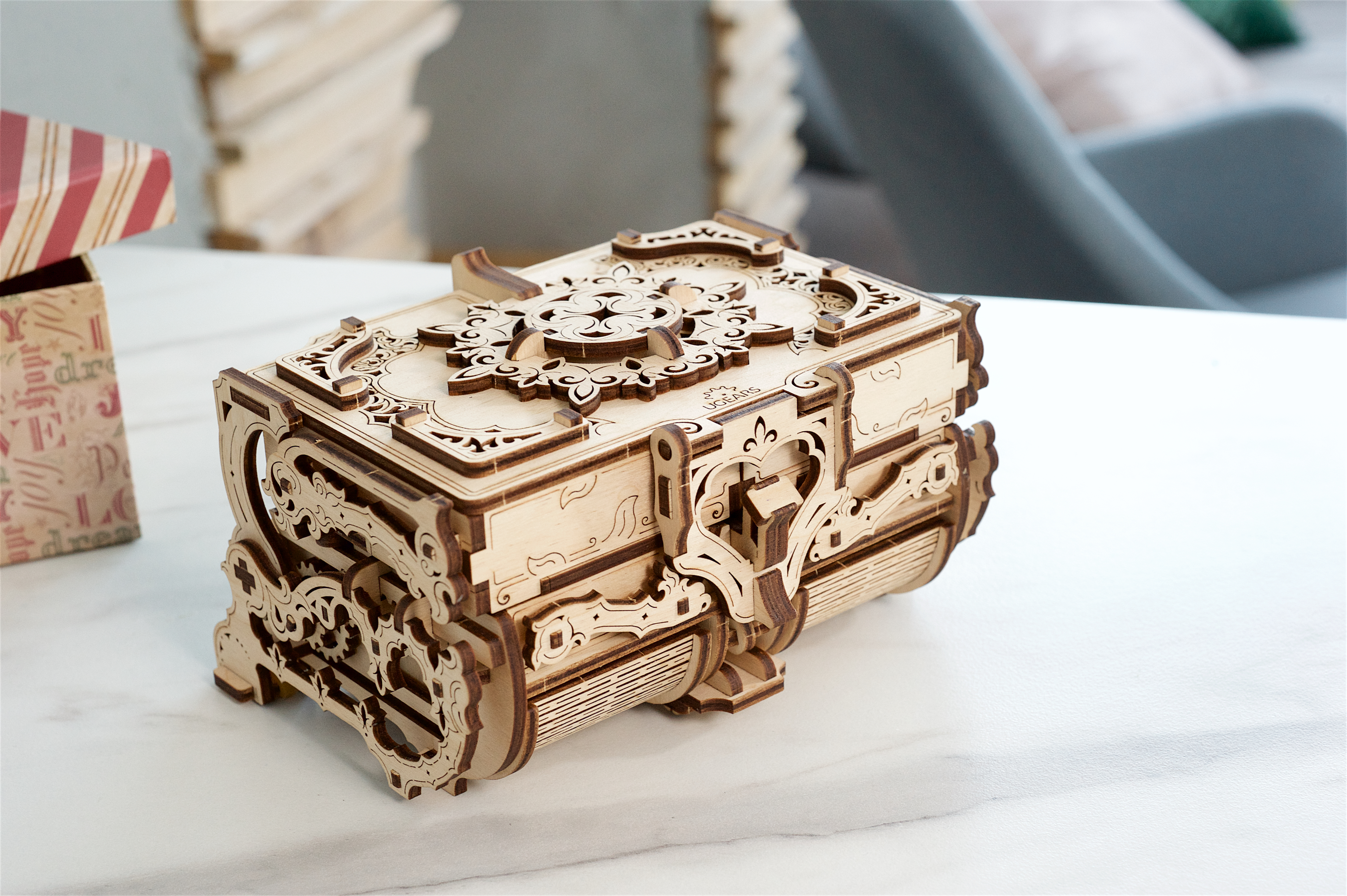 Mô Hình Gỗ Cơ Khí - Ugears Antique box - Hộp nữ trang, Chính hãng Ugears, nhập khẩu nguyên bộ EU, mô hình lắp ráp 3D, Đồ chơi trí tuệ DYI