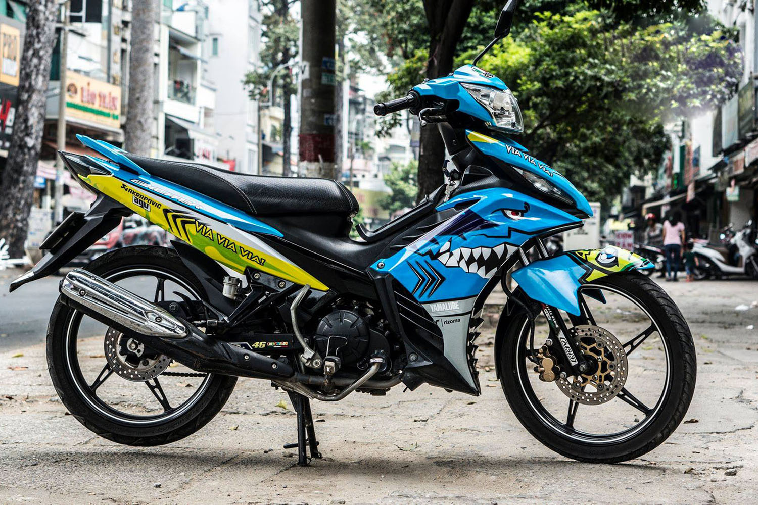 Tem trùm Exciter 135 AGV Shark