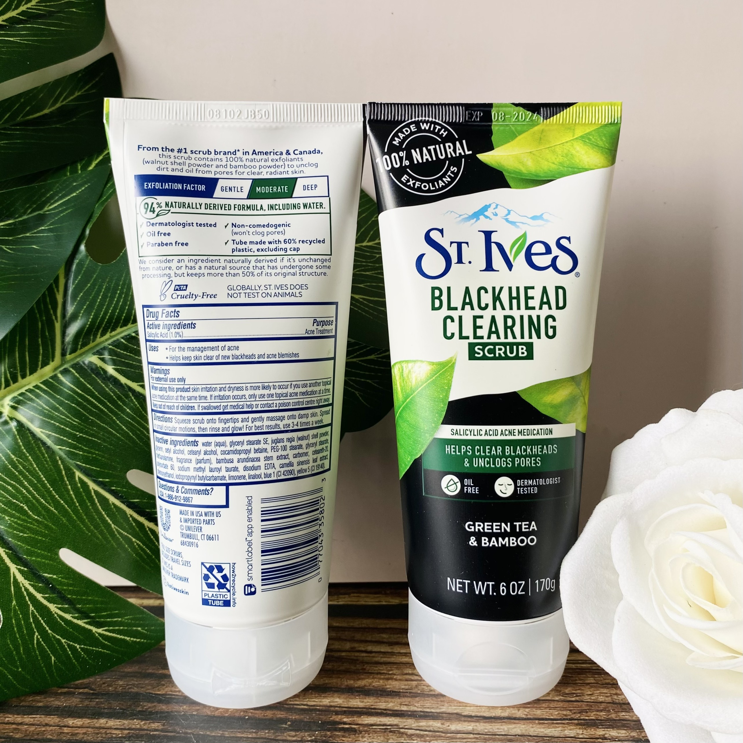 Sữa Rửa Mặt Sạch Mụn Đầu Đen St.Ives Trà Xanh