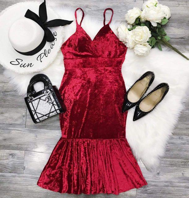 Đầm body 2 dây hở lưng bèo lai