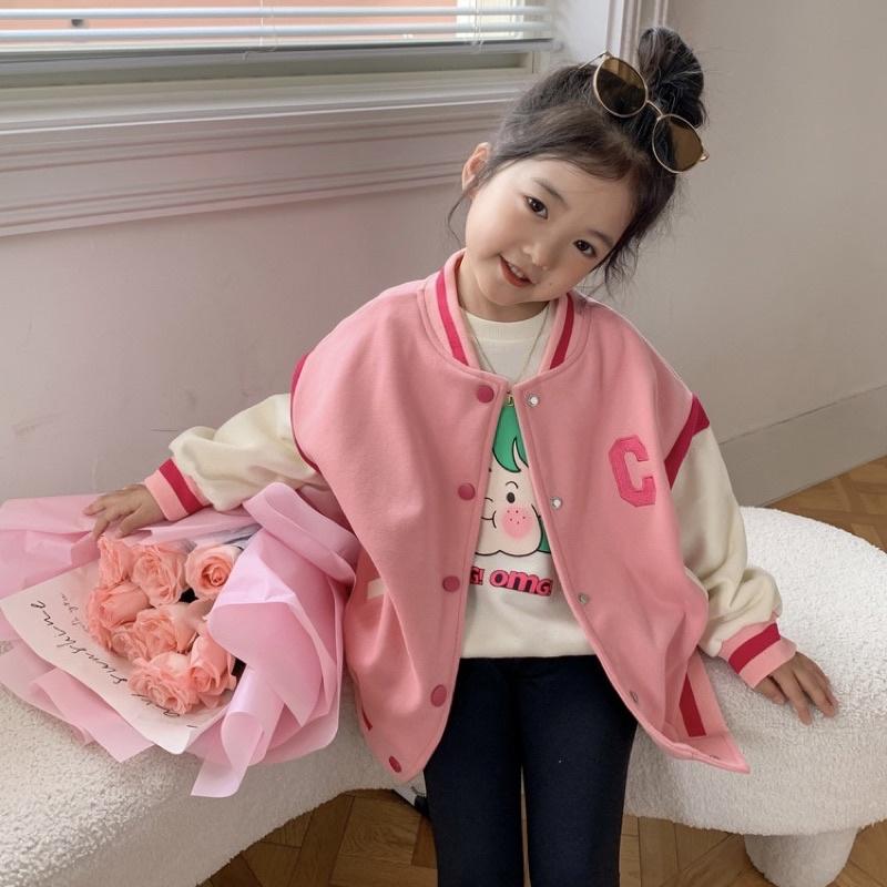 Áo khoác bomber chữ C cho bé gái A884