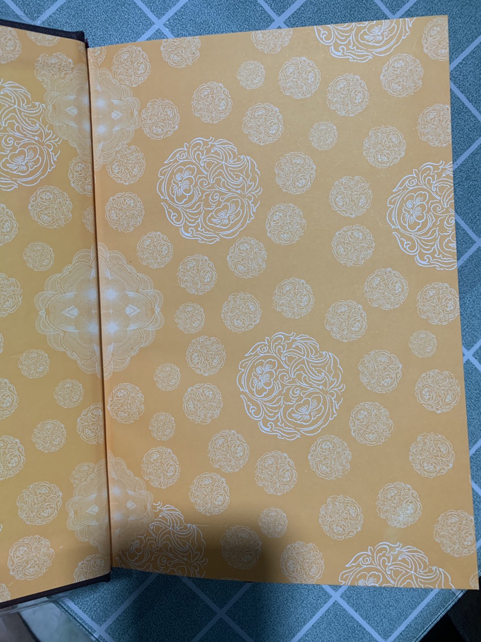 Lương Hoàng Sám - HT:  Thích Viên Giác (bìa cứng da)