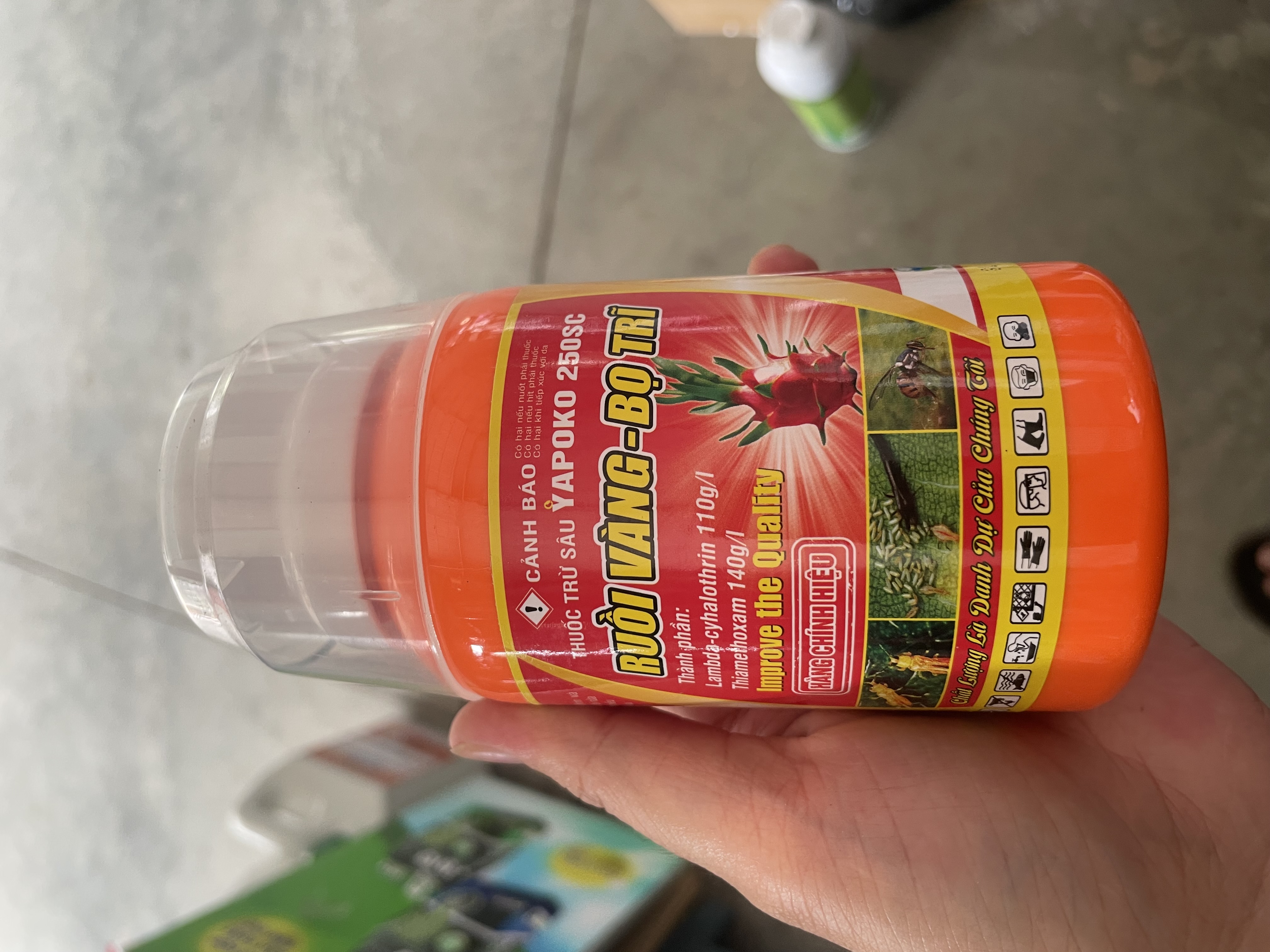 thuốc trừ sâu YAPOKO 250SC đặc trị ruồi vàng, bọ trĩ va côn trùng chít hút