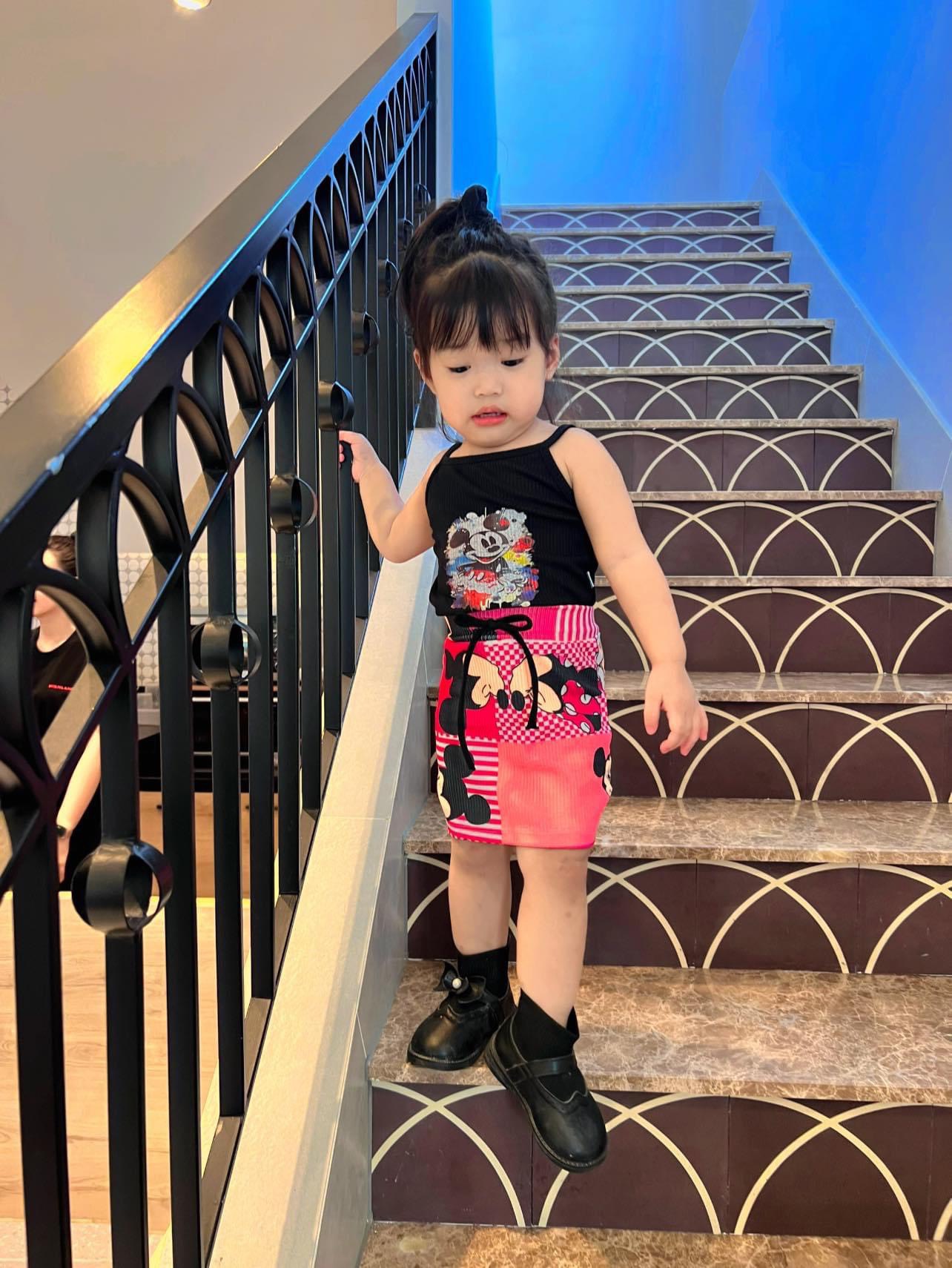 Bộ đồ chân váy, áo dây cho bé gái vải coton 4D thun co giãn.