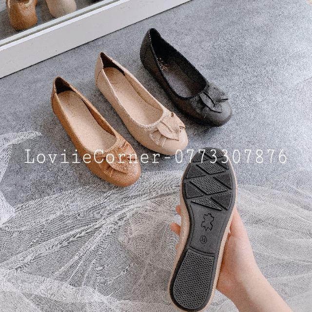 LOVIIECORNER - GIÀY BÚP BÊ NỮ THỜI TRANG DA MỀM ĐẾ BỆT CÔNG SỞ 1CM NƠ CHIẾC LÁ 3 MÀU ĐEN KEM BÒ B200505