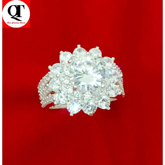 Nhẫn nữ Bạc Quang Thản thiết kế ổ cao kết đá trắng xung quanh, phong cách thời trang phù hợp với mọi lứa tuổi - QTNU68