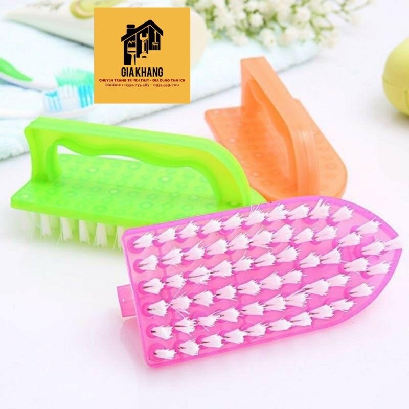 BÀN CHẢI HỊATW QUẦN ÁO CỌ RỬA CHÂN TAY CHÀ NHÀ VỆ SINH
