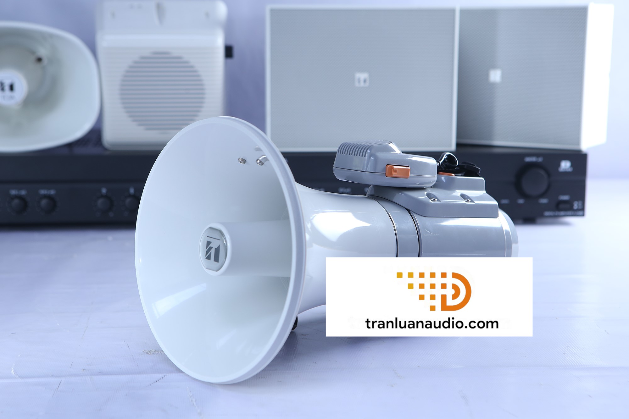 Loa đeo vai Megaphone TOA ER-2215W