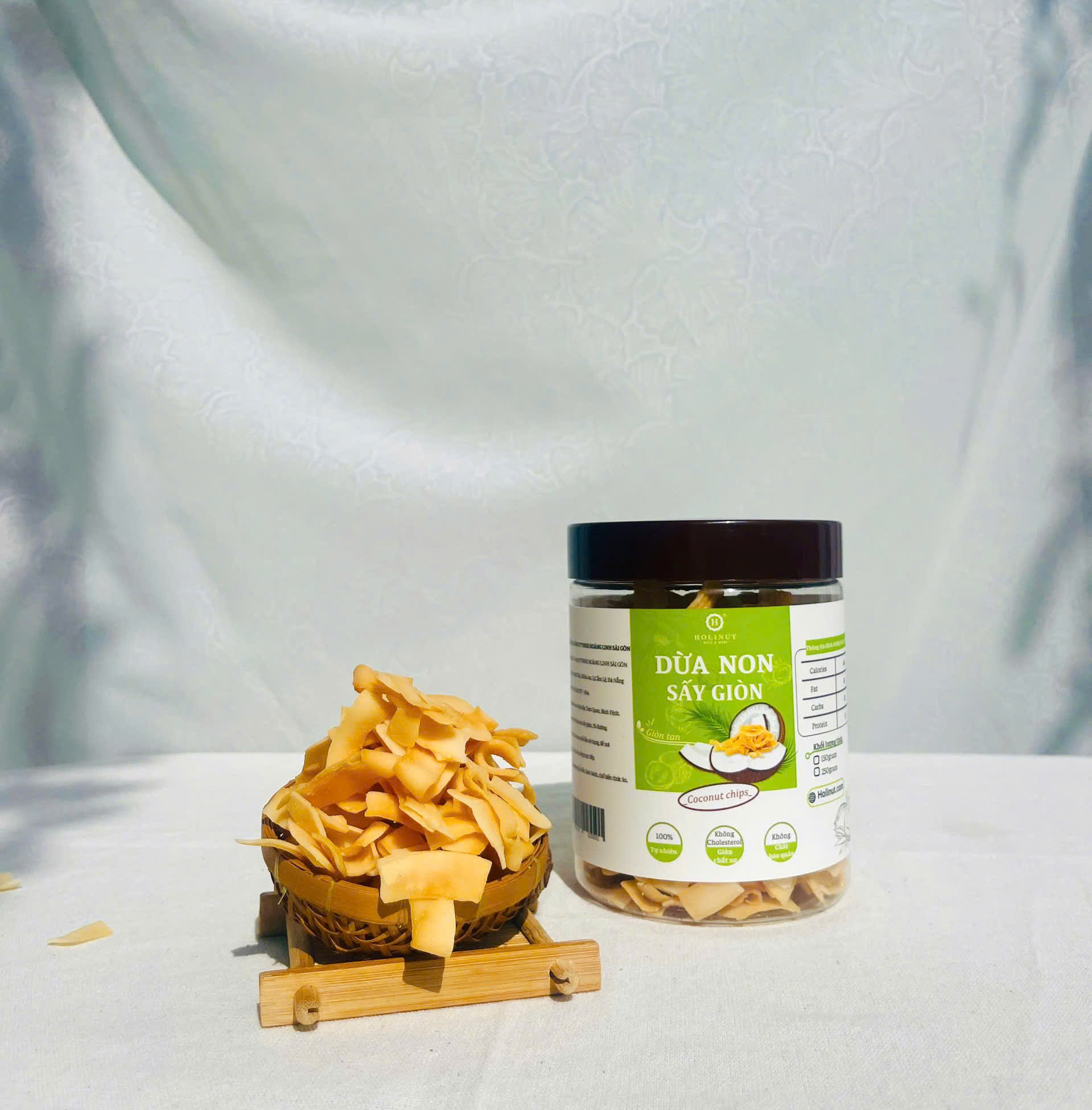 DỪA NON SẤY GIÒN - Coconut chips/ Thương hiệu HOLINUT