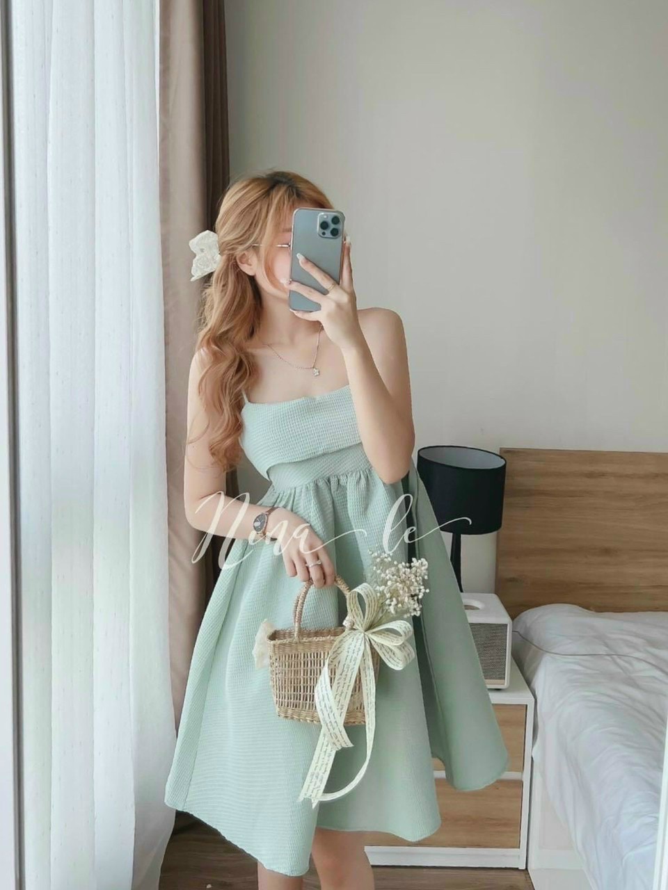 ĐẦM XÒE CỘT NƠ SAU CÓ MÚT