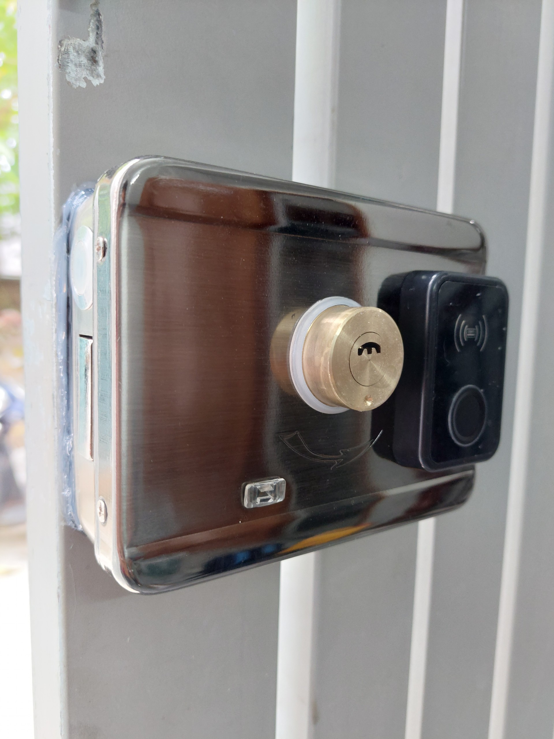 Khóa cửa cổng ngoài trời mở bằng vân tay 2 mặt trong ngoài G04 - Hàng nhập khẩu