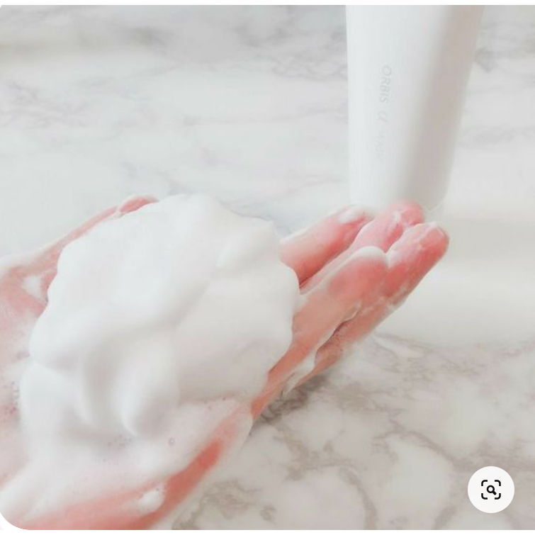 Sữa Tắm Trắng Mịn Da Bouncia Floria Body Soap