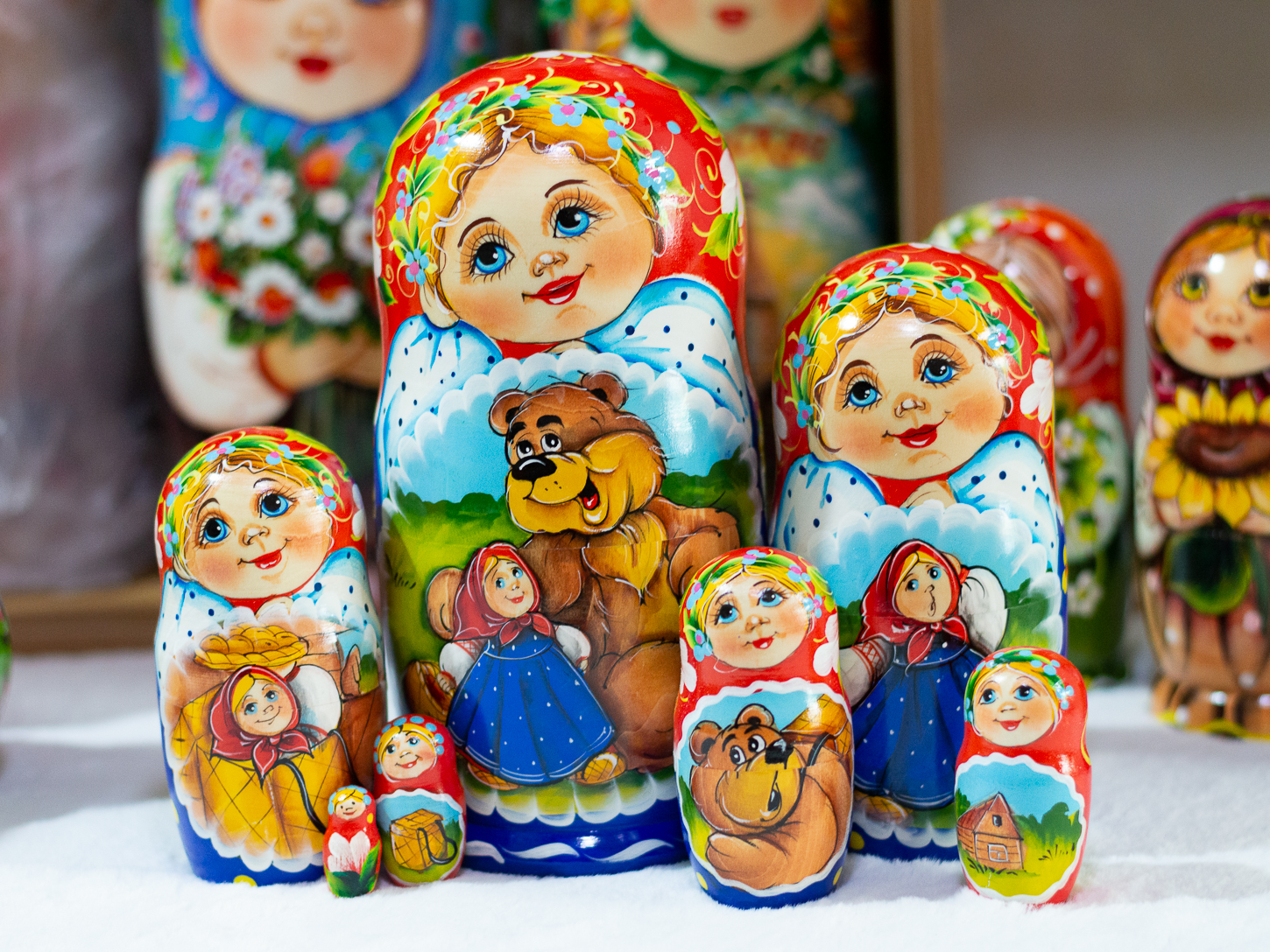 BỘ BÚP BÊ NGA MATRYOSHKA 7 LỚP 22CM HOA VĂN "MISA VÀ GẤU NÂU" RẤT ĐẸP VÀ DỄ THƯƠNG