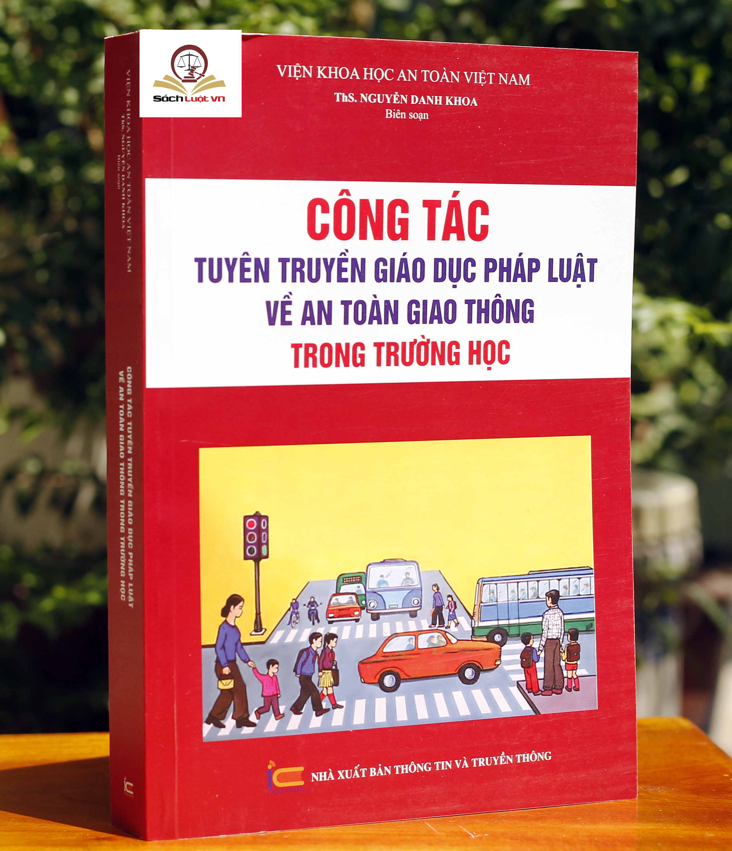 CÔNG TÁC TUYÊN TRUYỀN GIÁO DỤC PHÁP LUẬT VỀ AN TOÀN GIAO THÔNG TRONG TRƯỜNG HỌC