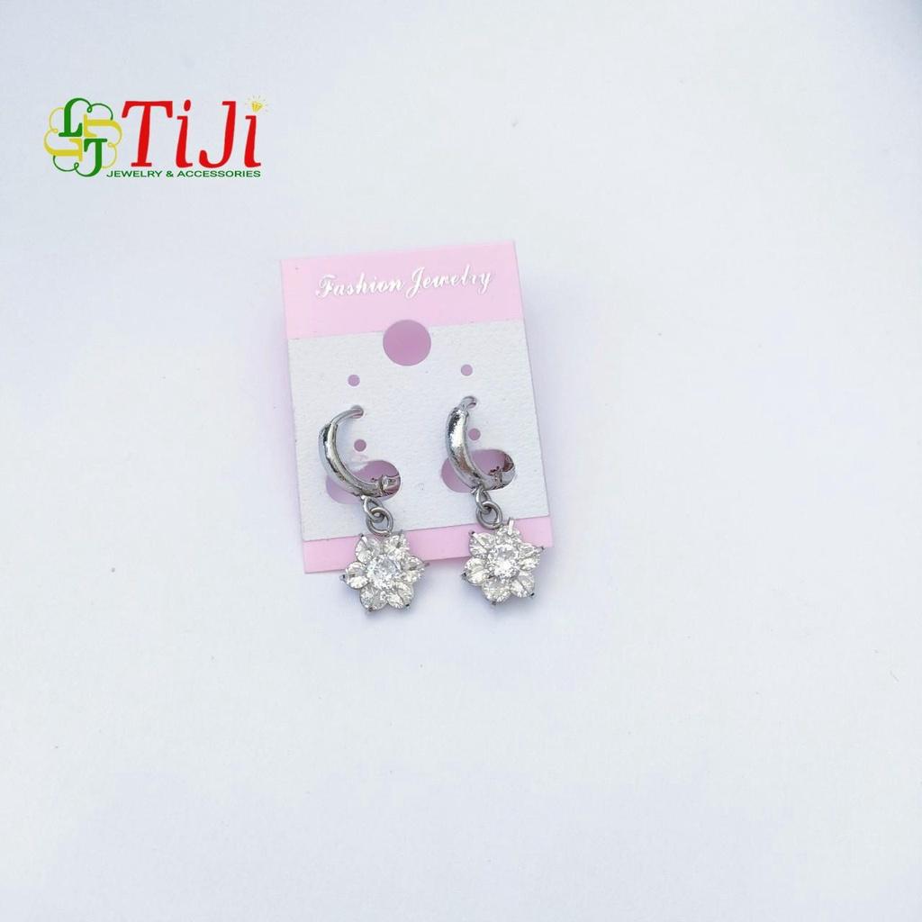 Bông tai inox khoen tròn tòn ten hoa mai sáng đẹp không đen không gỉ sét