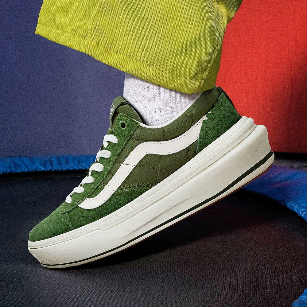 Giày Vans Ua Old Skool Overt Plus CC VN0A4BVLE02