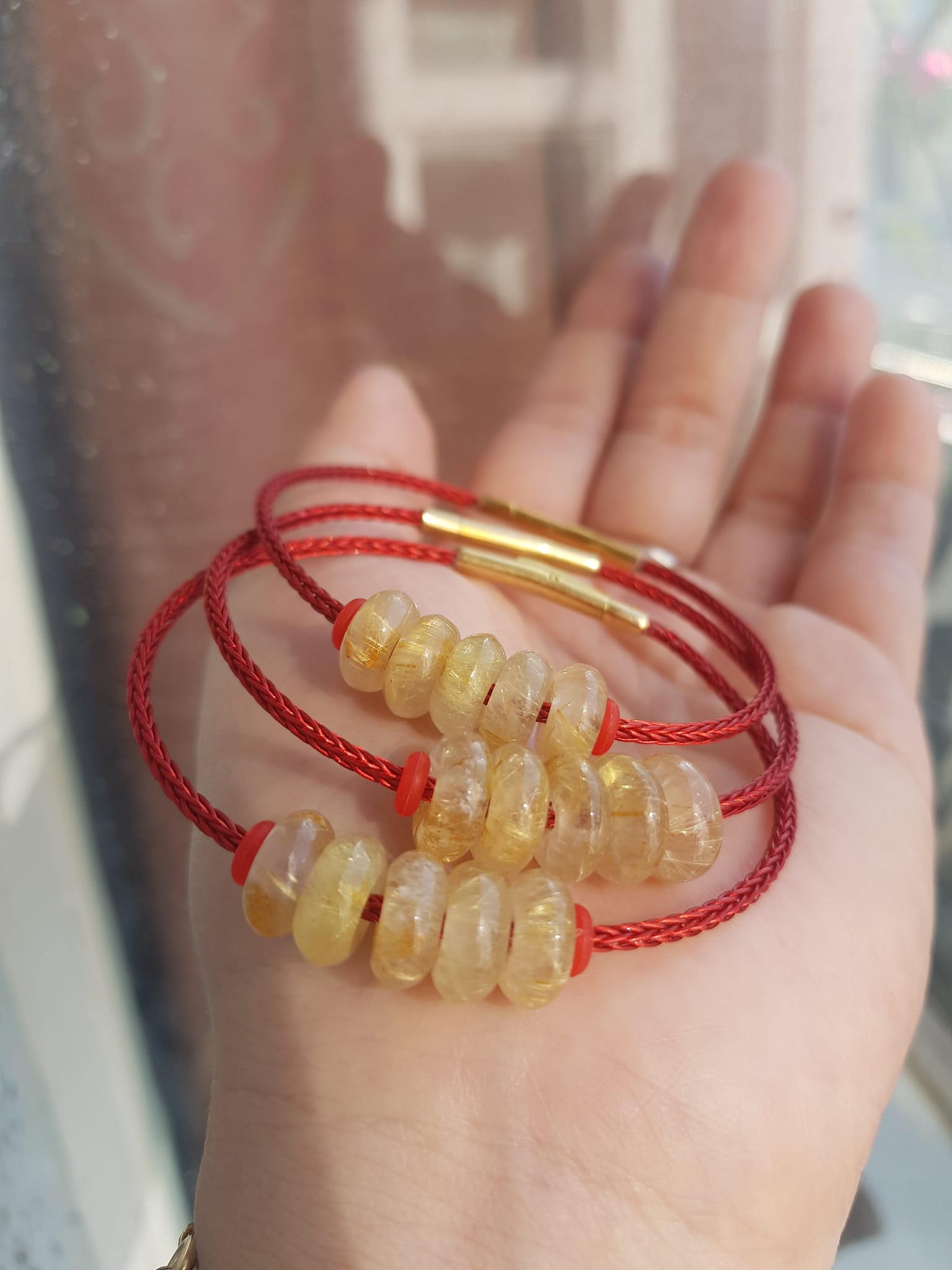 Vòng Tay 5 đồng tiền may mắn kiểu Đá thạch anh Vàng tự nhiên dây đỏ tài lộc Nữ mệnh Kim mệnh thổ mệnh Thủy đeo xinh đẹp ạ