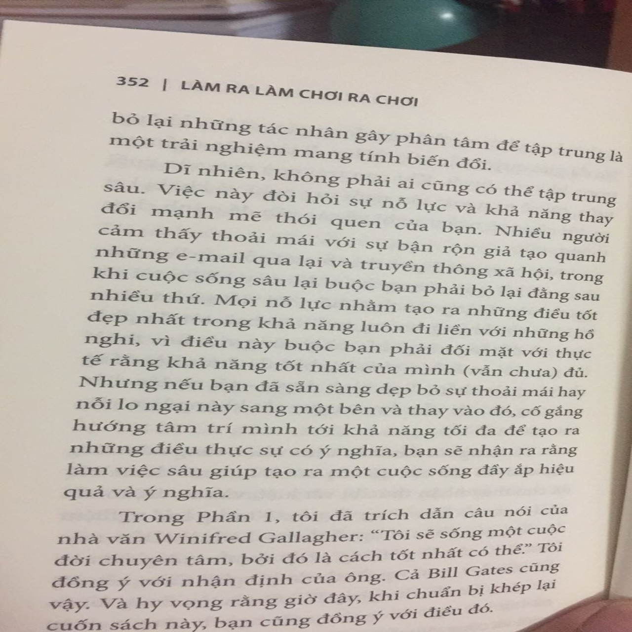 Làm Ra Làm, Chơi Ra Chơi