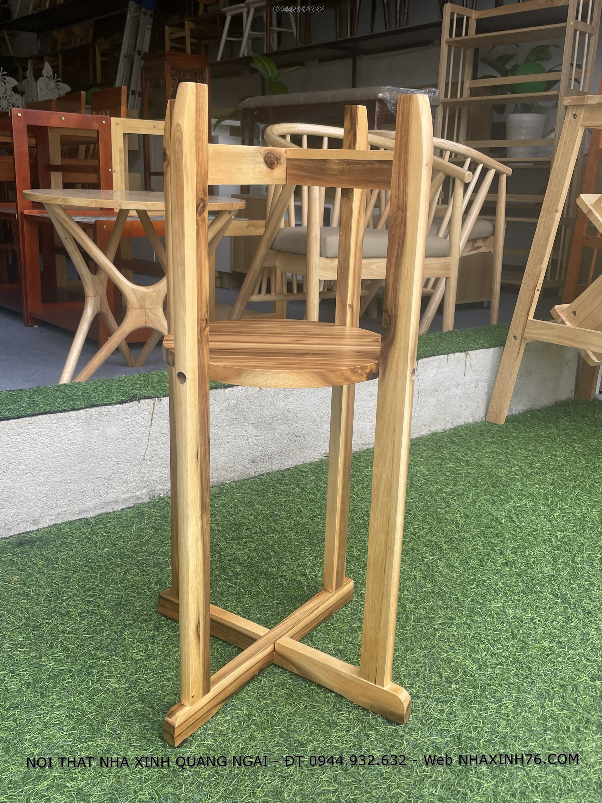 KỆ ĐỂ BÌNH NƯỚC GỖ TỰ NHIÊN