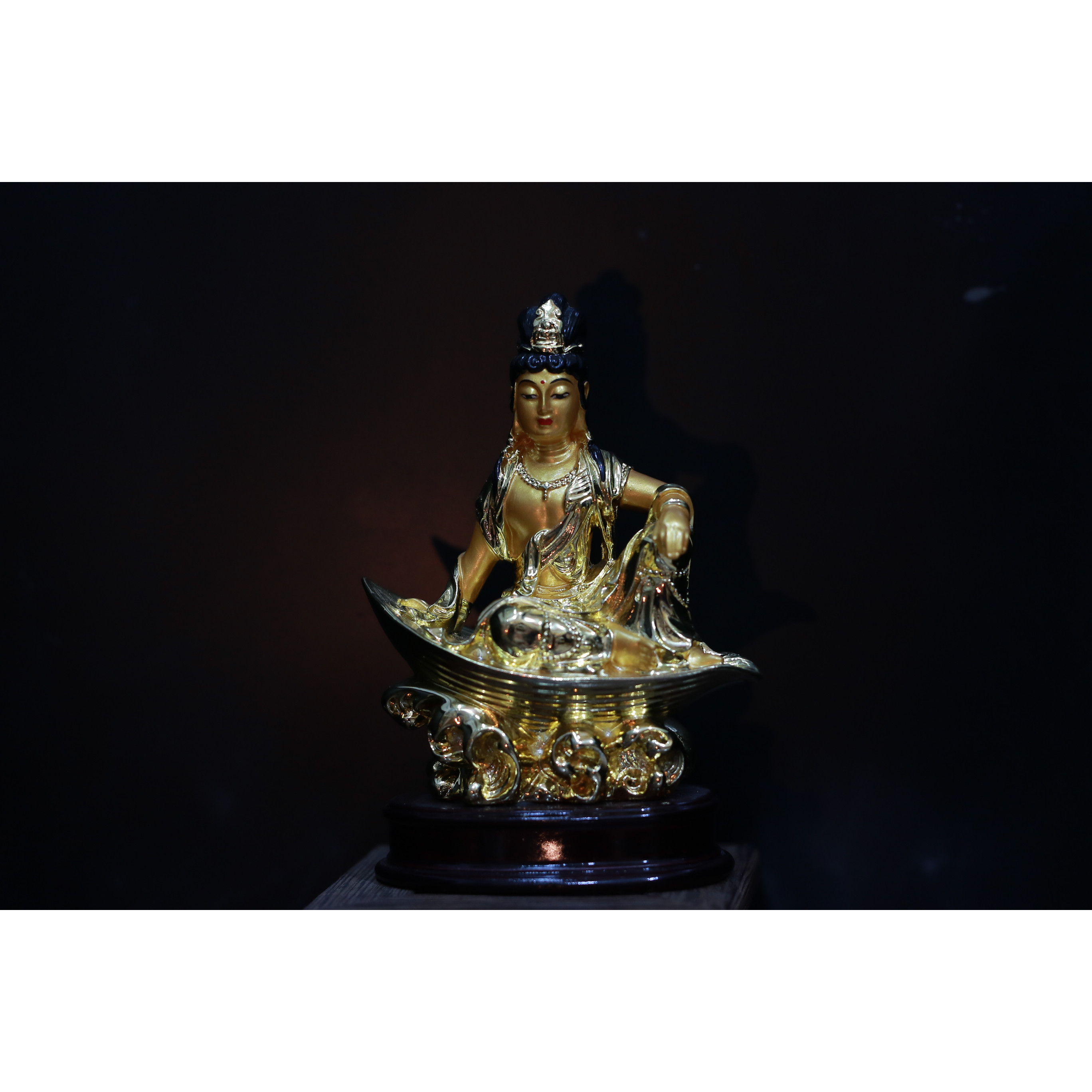 Tượng Quán Âm Tự Tại