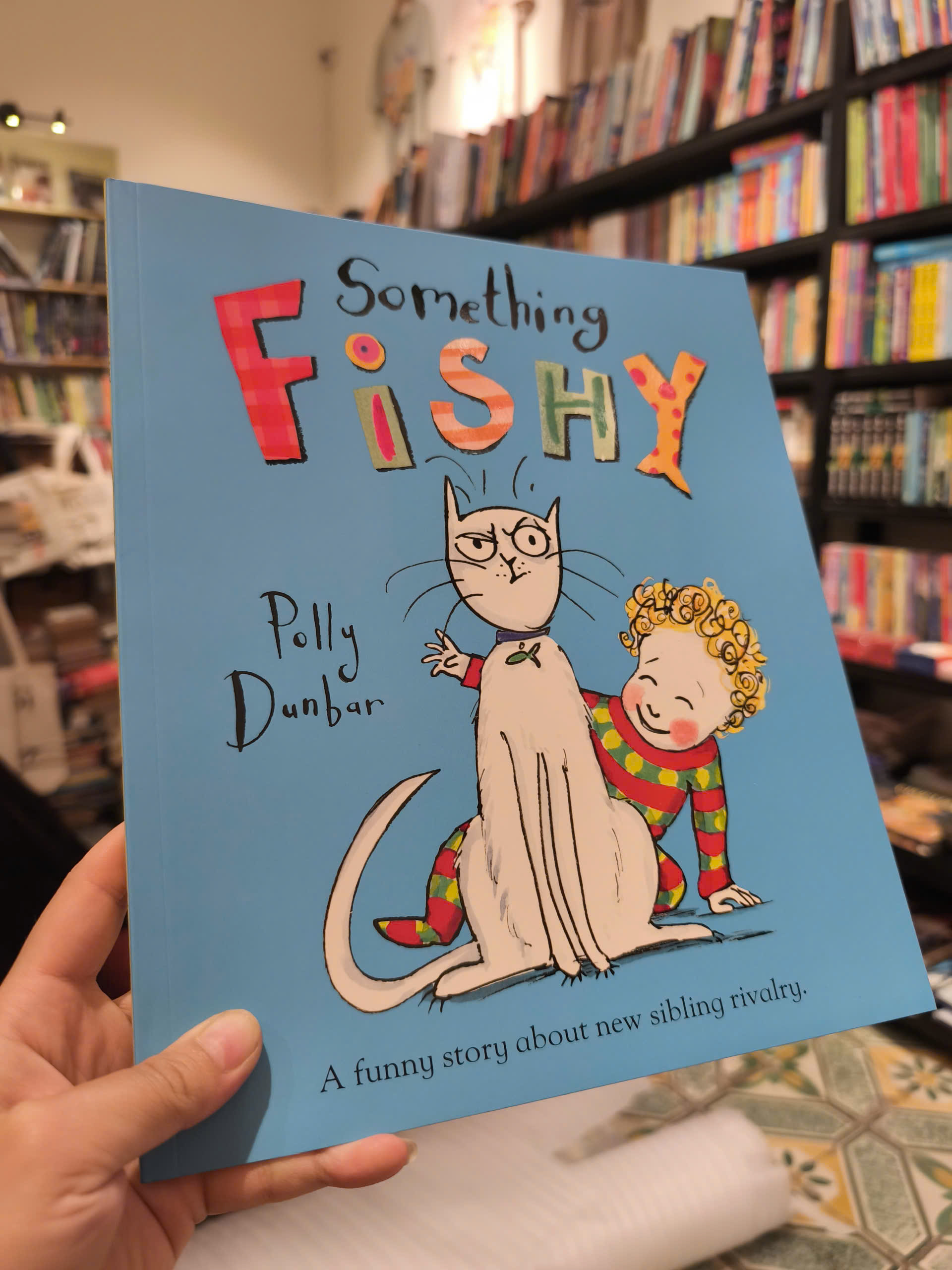 Sách - Something Fishy by Polly Dunbar - The perfect story for cat lovers everywhere