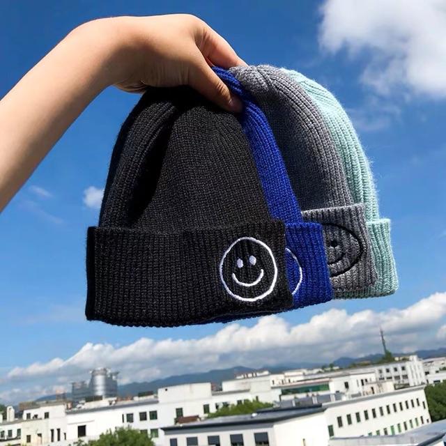 Mũ len Beanie mặt cười