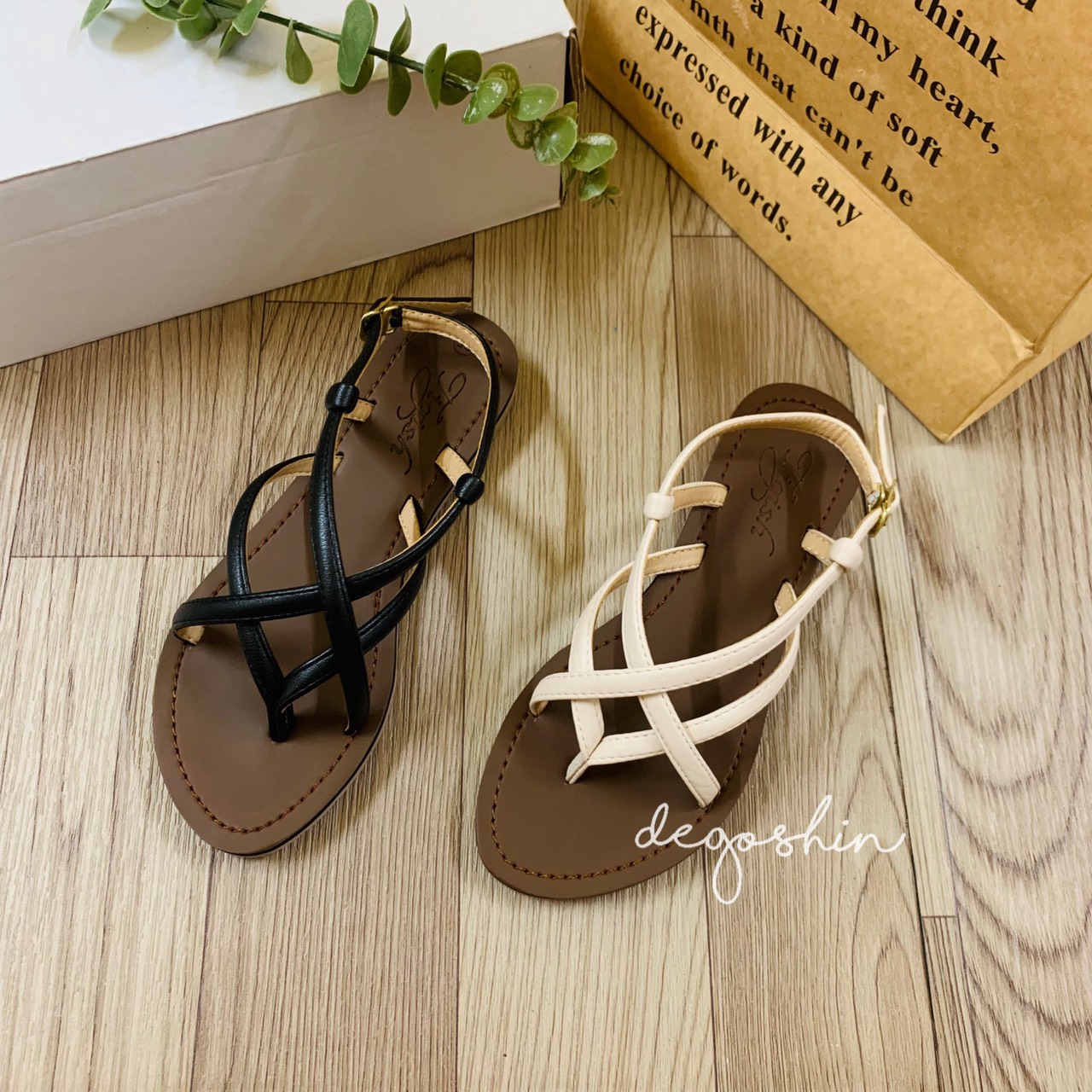 GIÀY SANDAL XẸP DÂY CHÉO THỜI TRANG S0105