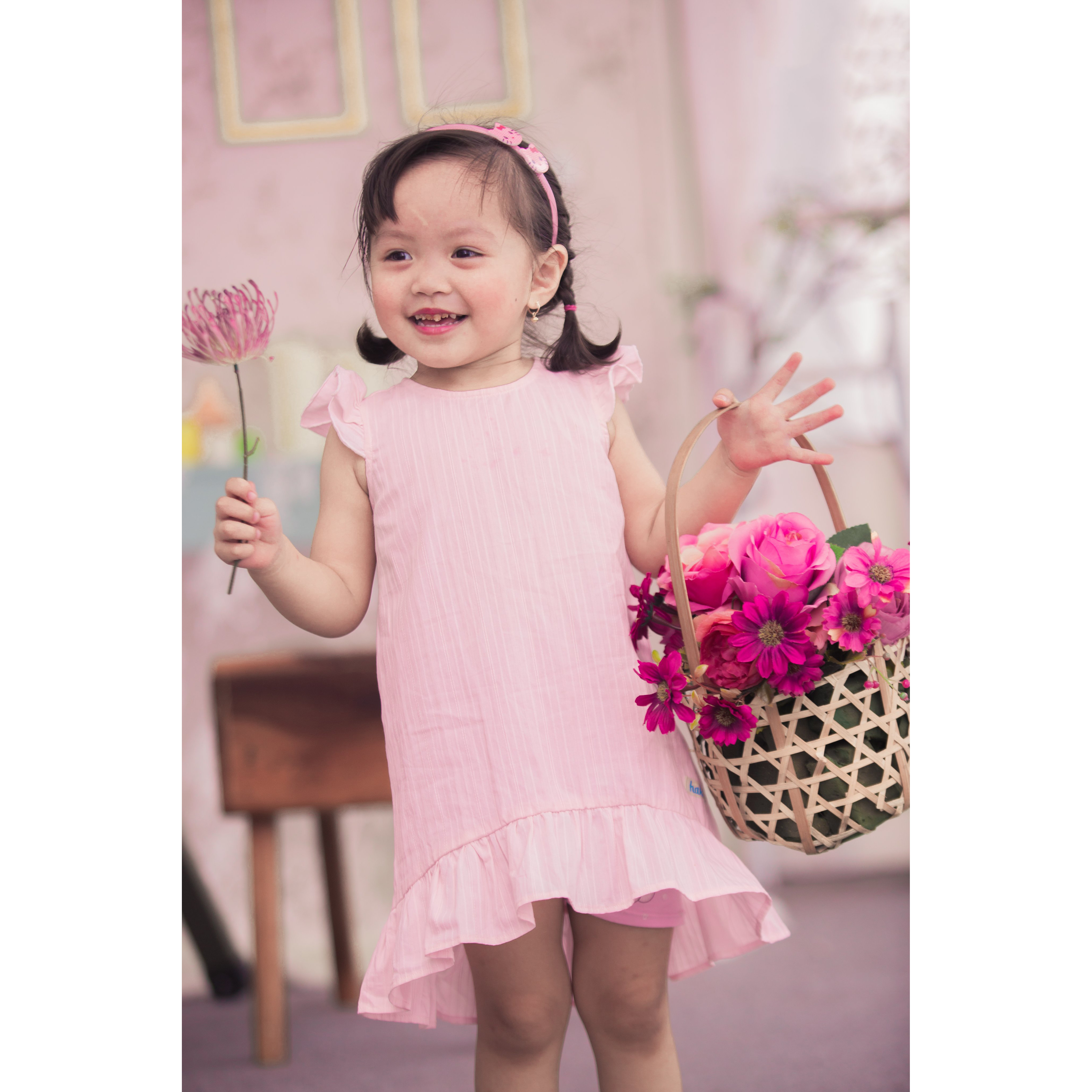Váy bé gái suông đuôi cá tay cánh tiên Haki - Kẻ hồng