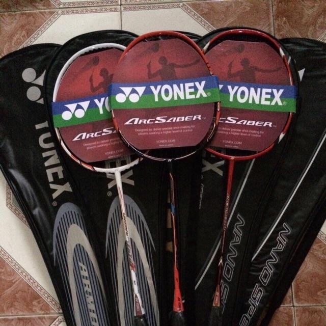 Vợt yonex có cước sẵn