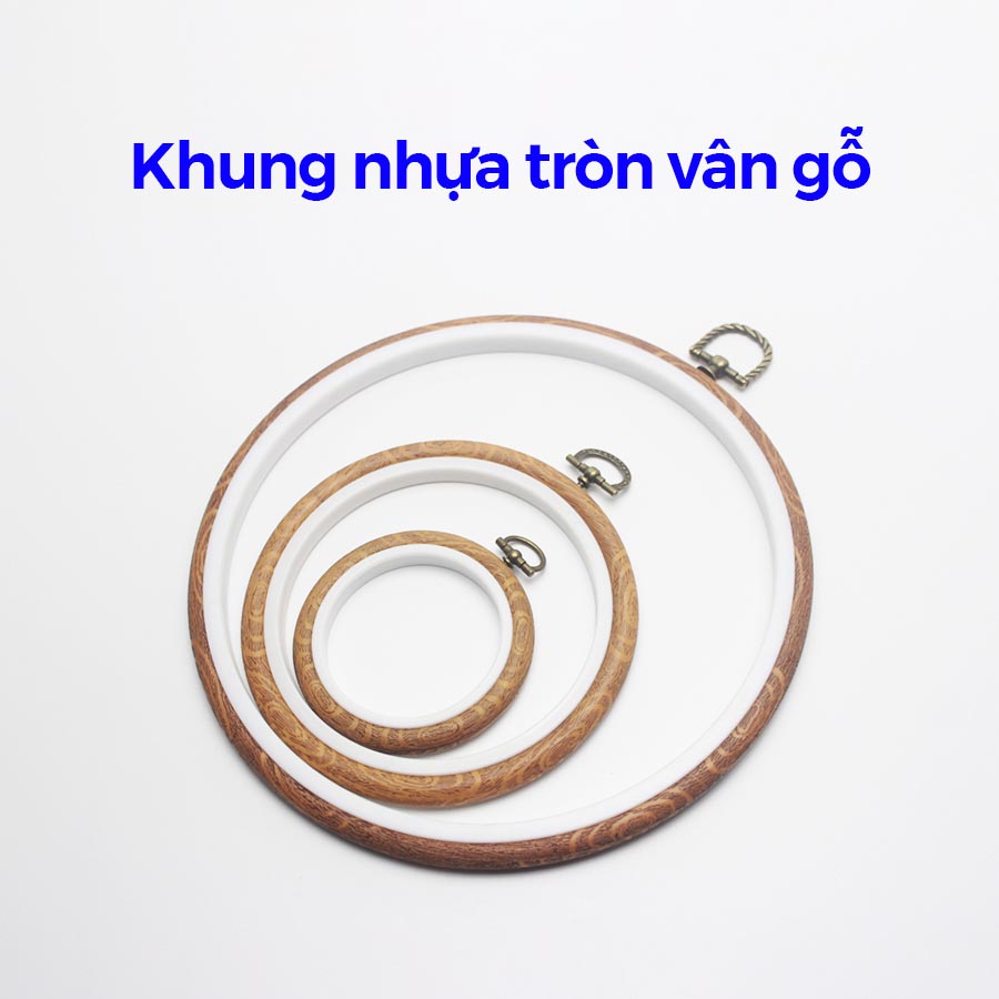 Khung thêu nhựa hình tròn họa tiết gỗ phong cách vintage trang trí