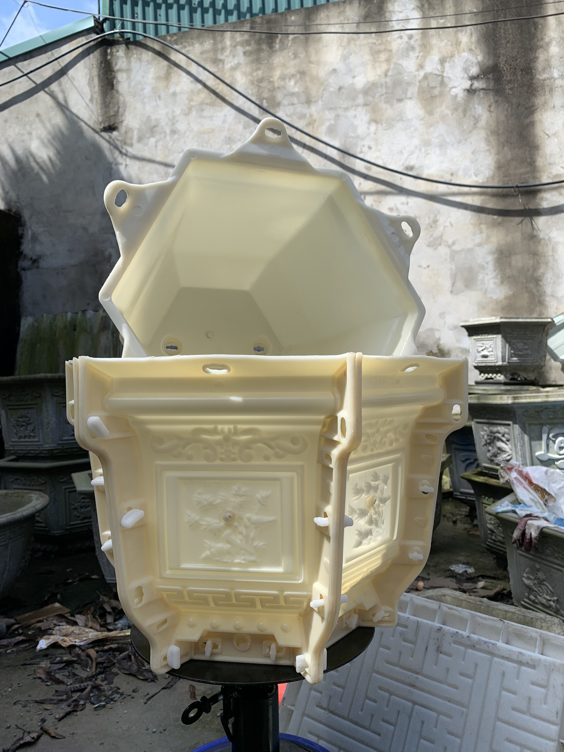 Khuôn chậu lục giác 38cm , khuôn đầy đủ lòng trong, đa dạng hoa văn, dễ dàng thi công