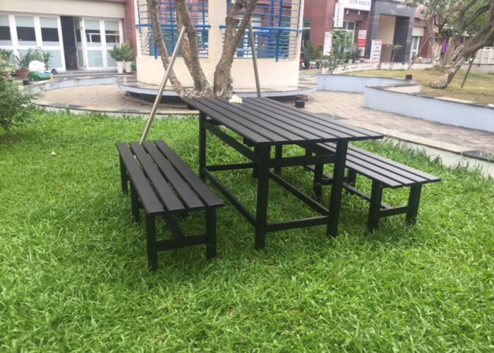 Hình ảnh Bộ bàn ghế nhôm sân vườn, ngoài trời, dài 150cm, màu đen nhám (1 bàn, 2 ghế)