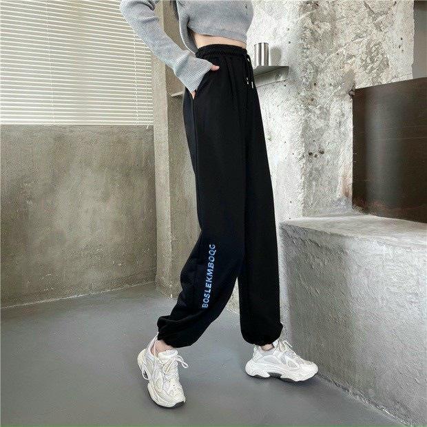 Quần jogger nữ dài ống rộng phong cách Ulzzang bo gấu dây rút chất nỉ da cá in chữ trẻ trung QJ220