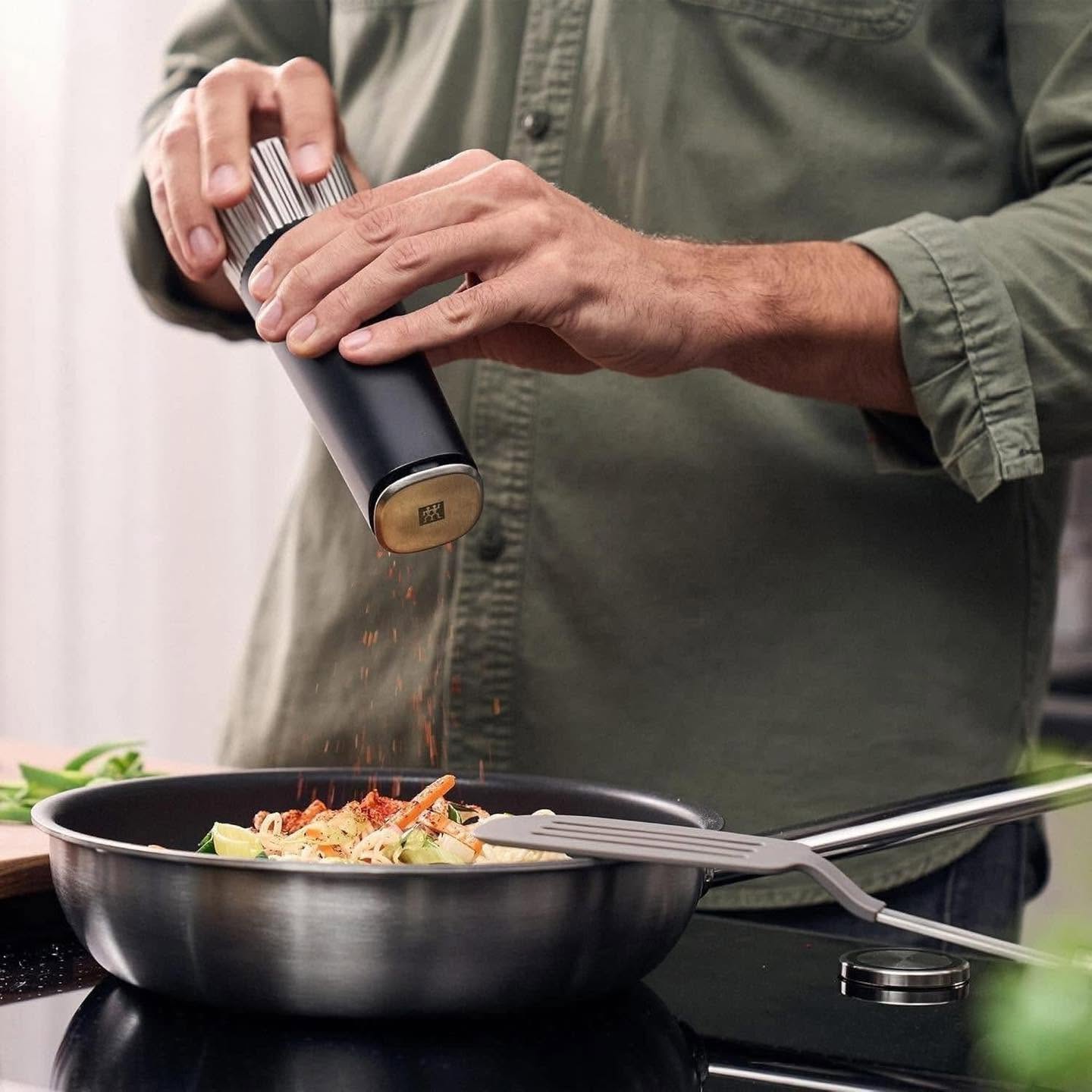 Xay tiêu muối Zwilling Spices Upside-Down hàng chính hãng